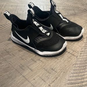 Toddler Nike flex runner